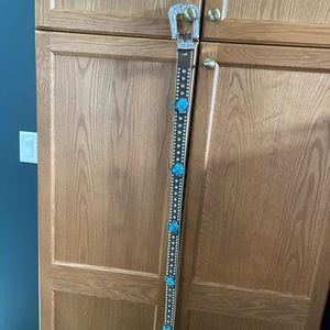 NOCONA Crystal studded turquoise copperwire wrapped embellishments Size XL